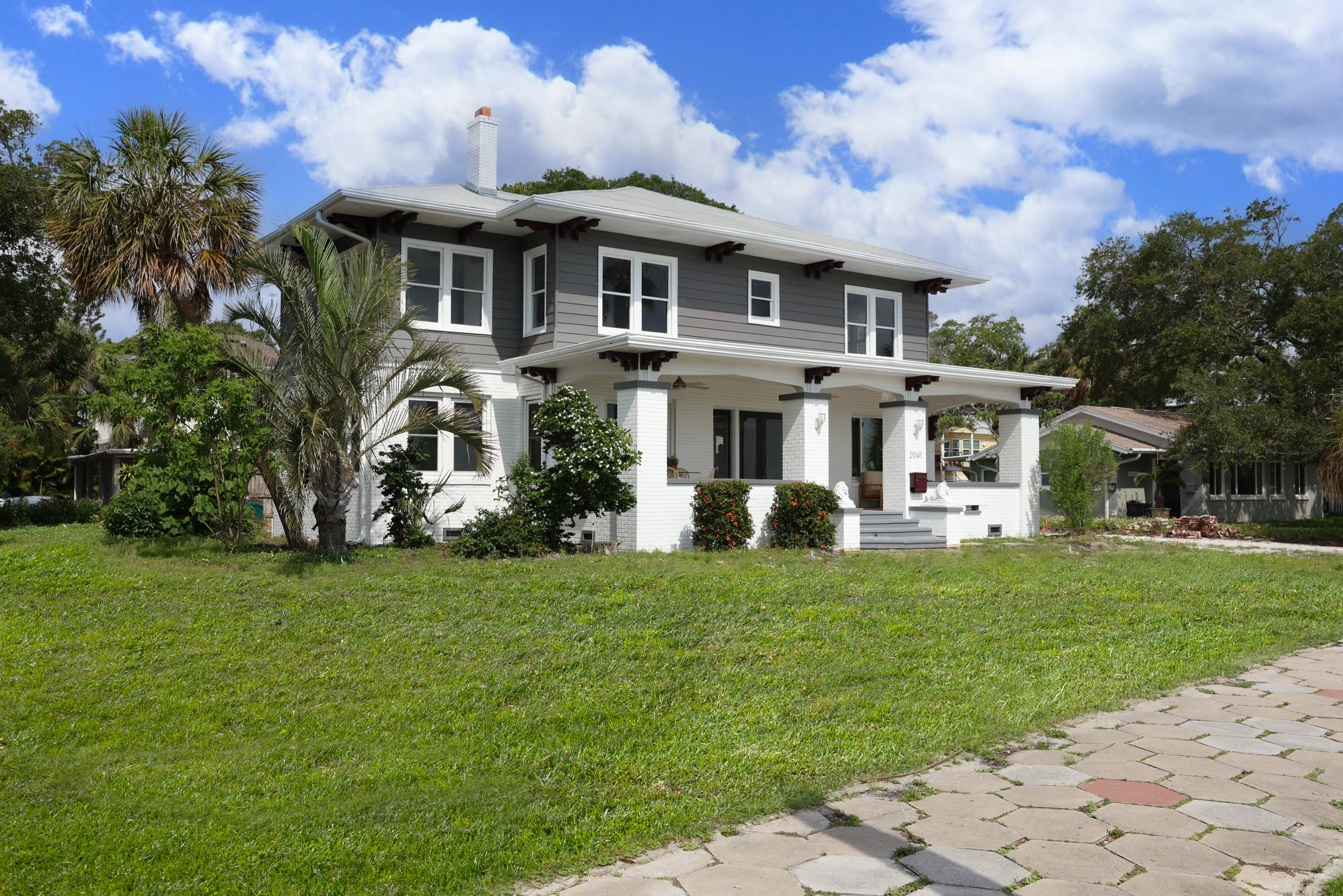 2041 Beach Dr Se – photo 1