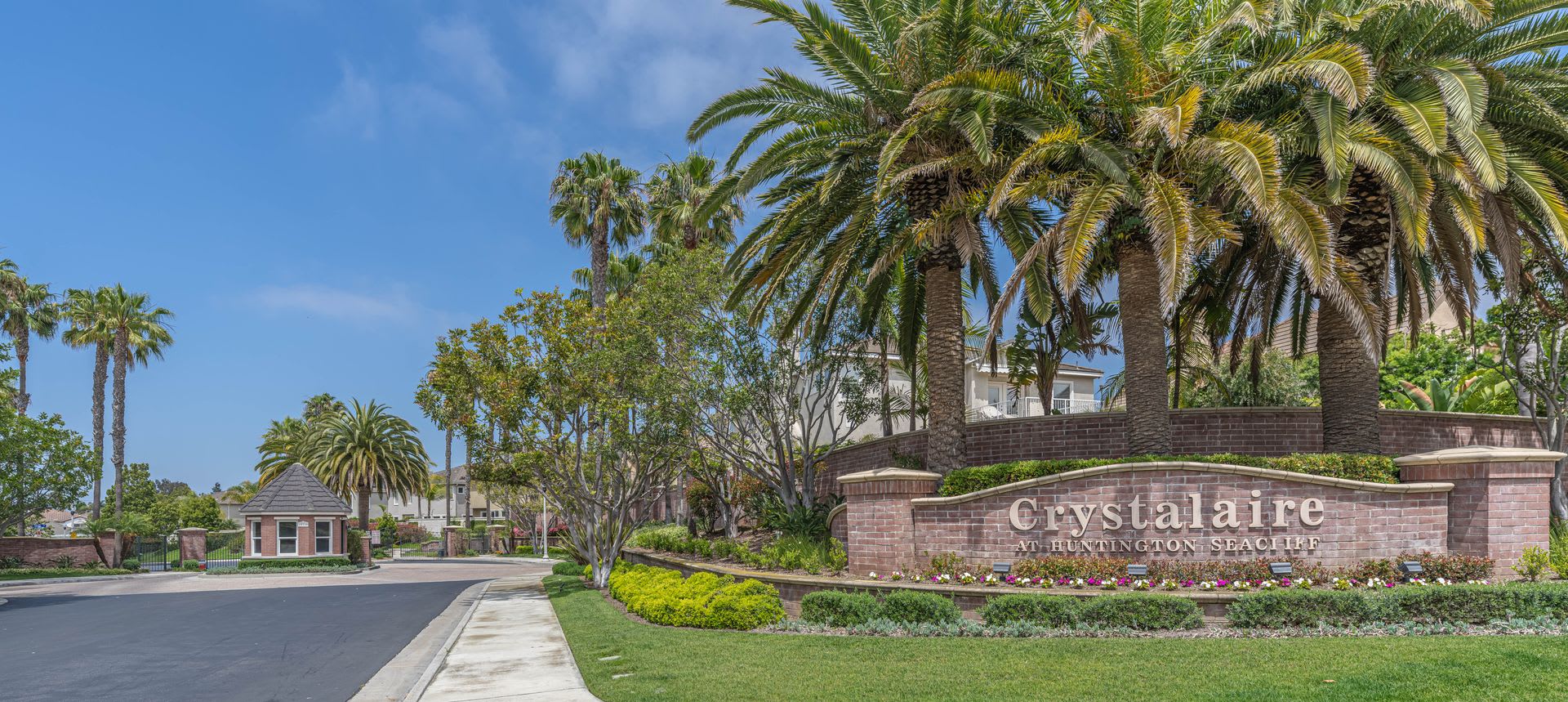 Huntington Beach Home in Gated Community – photo 2