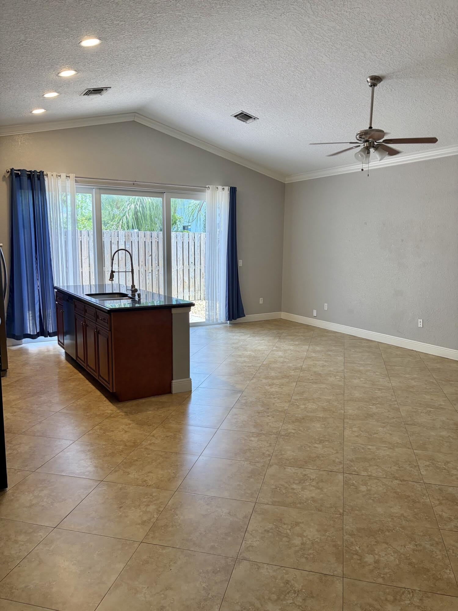 3125 Shelby Way – photo 4