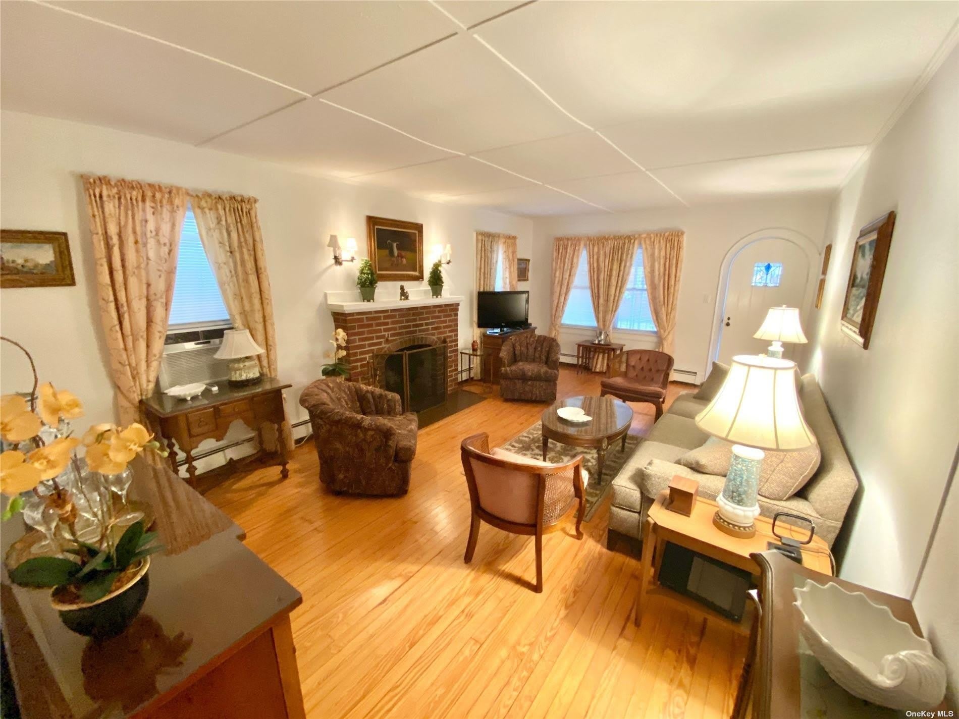 111 Inwood – photo 2