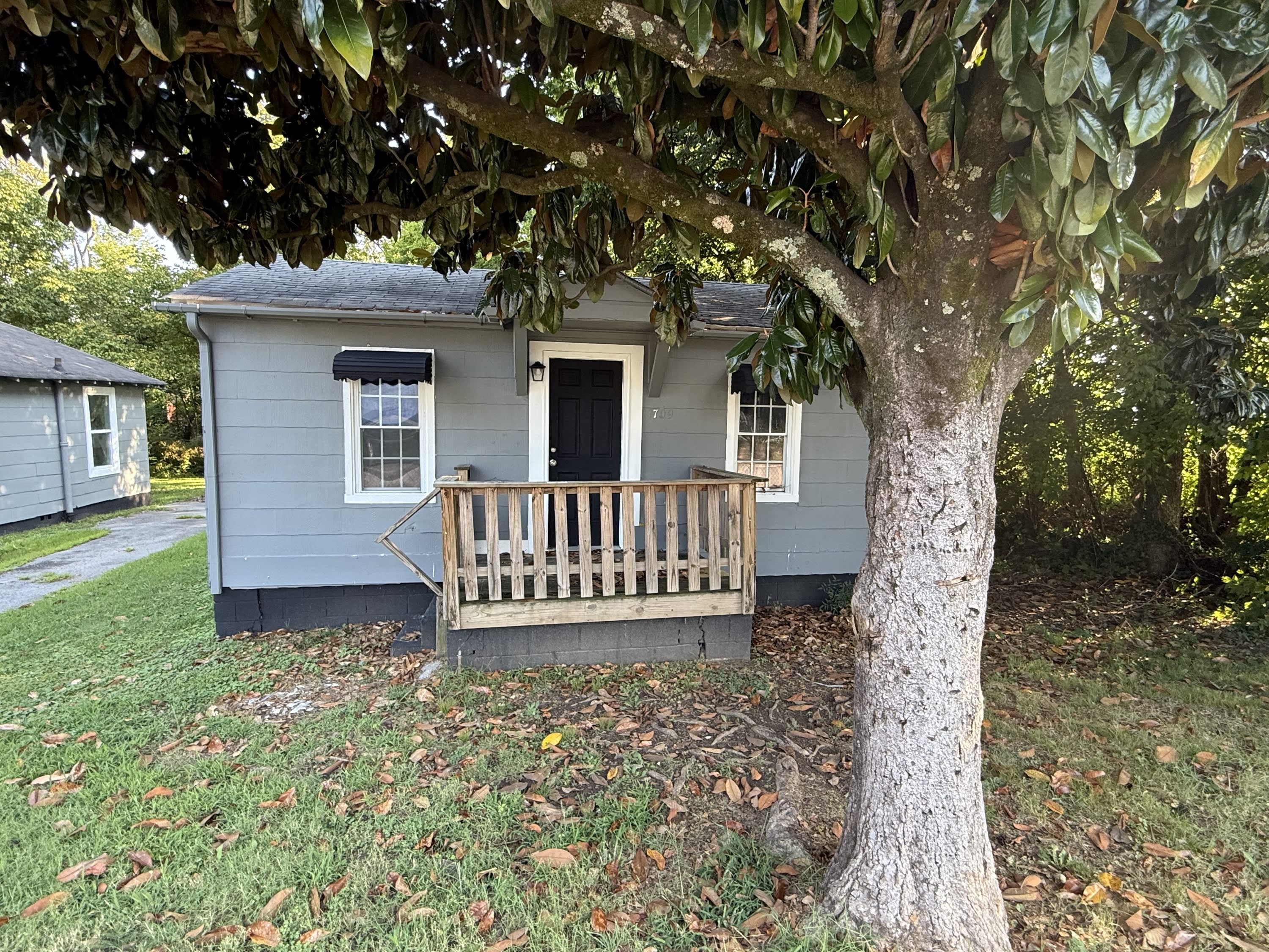 1709 E 50Th St – photo 1