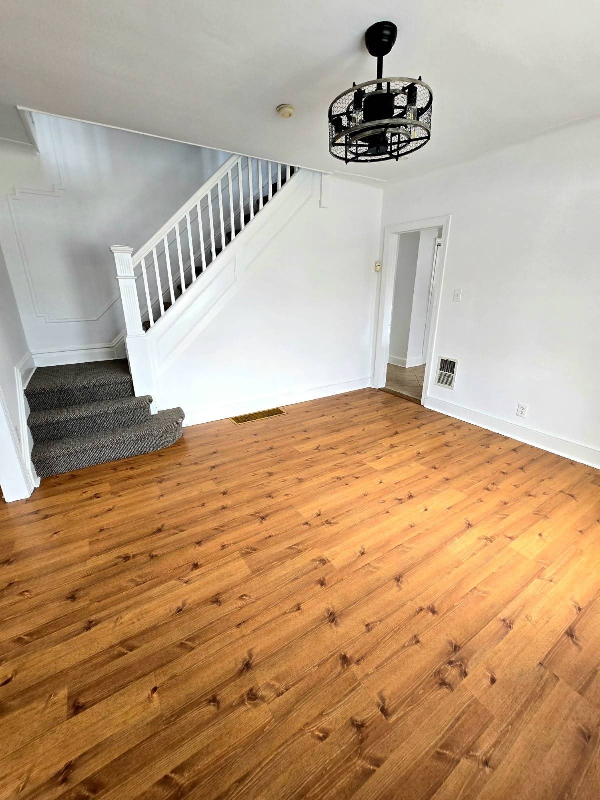 72-29 66th Road – photo 4