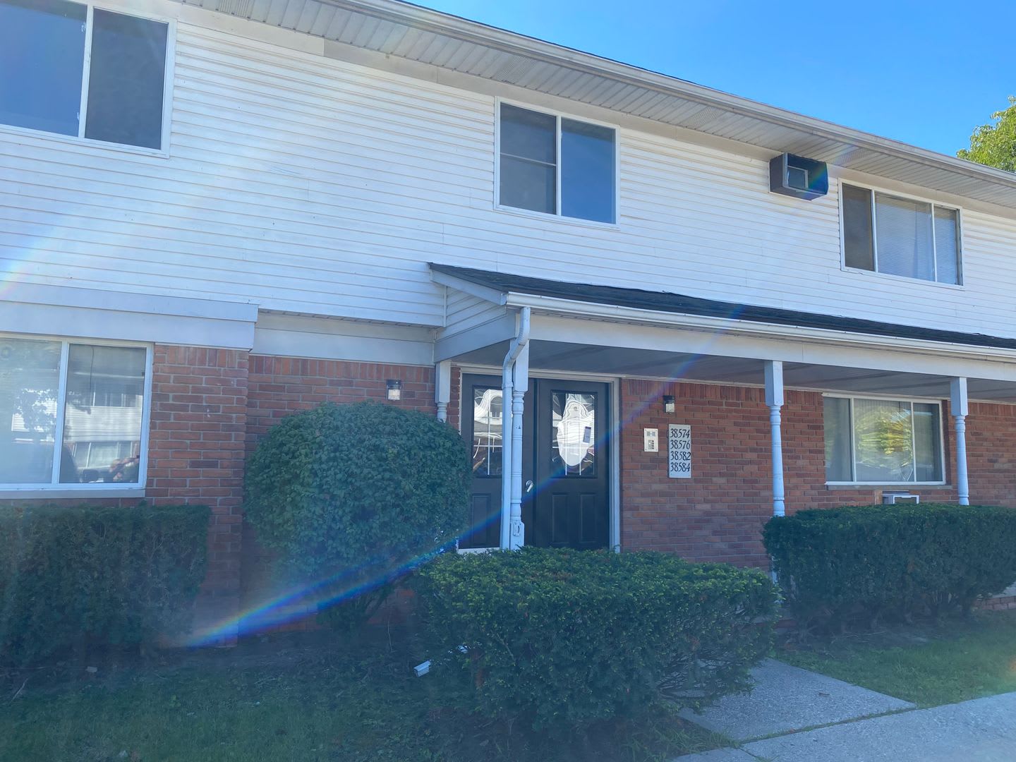 2 Bedroom Condo in Clinton Township – photo 3