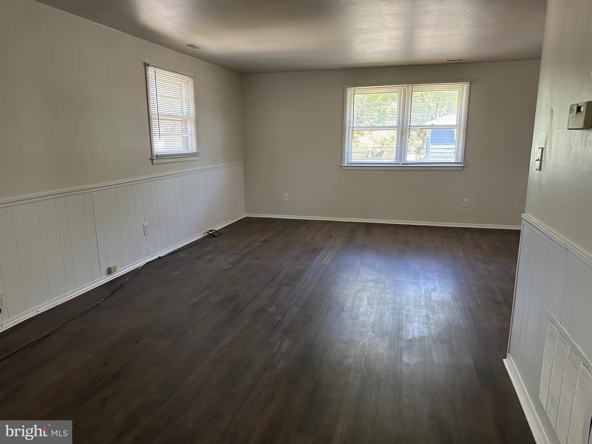 257 EVERGREEN Avenue – photo 5