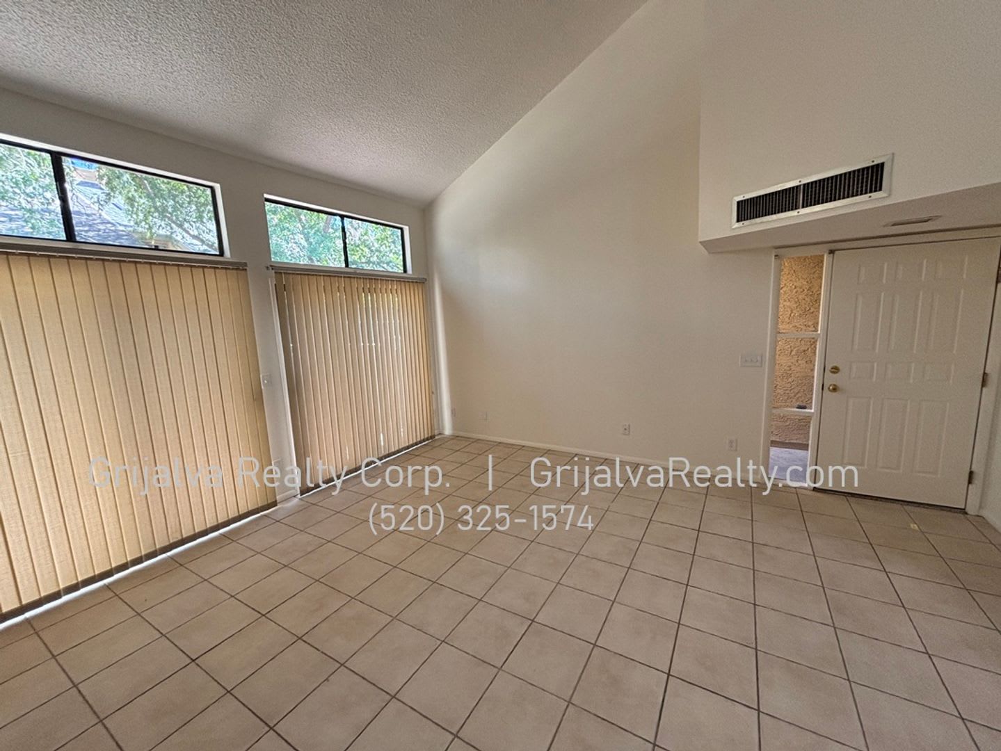 Beautiful Multi Story Townhouse Near Tucson Racquet Club Move In Special Prince Country Club – photo 2