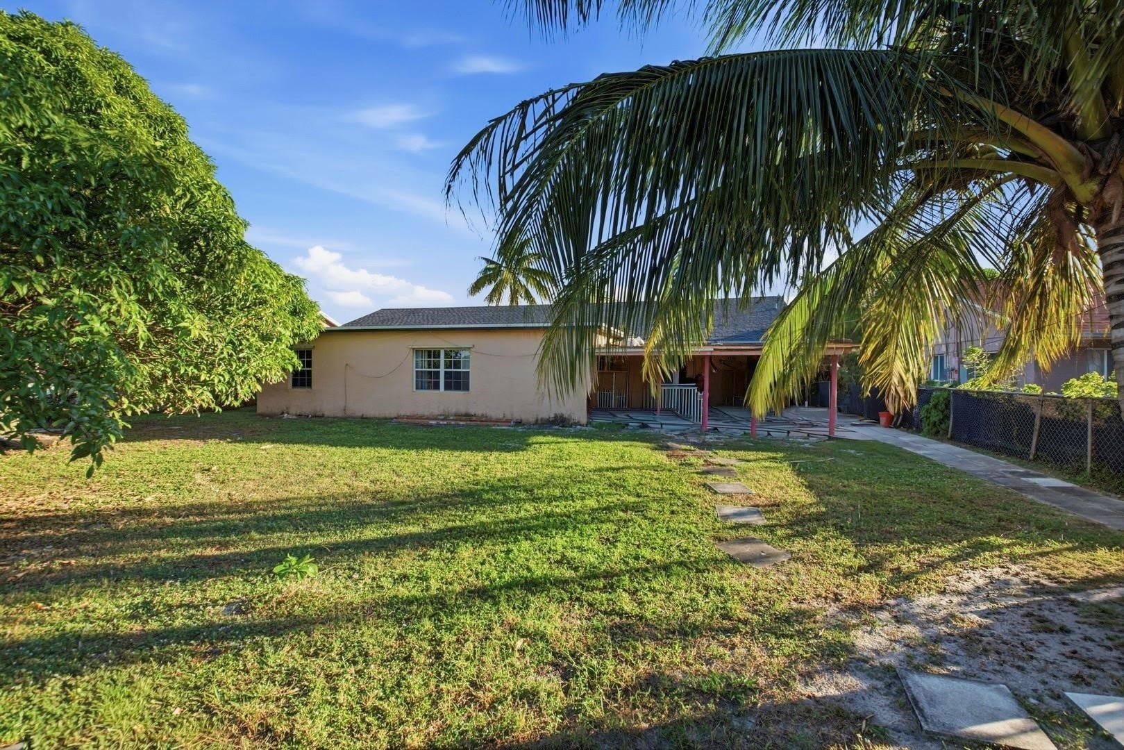 561 NE 38th Street – photo 4