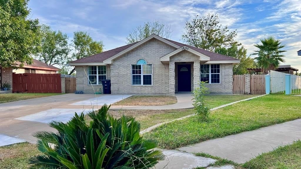 1890 Timberwood Dr – photo 1