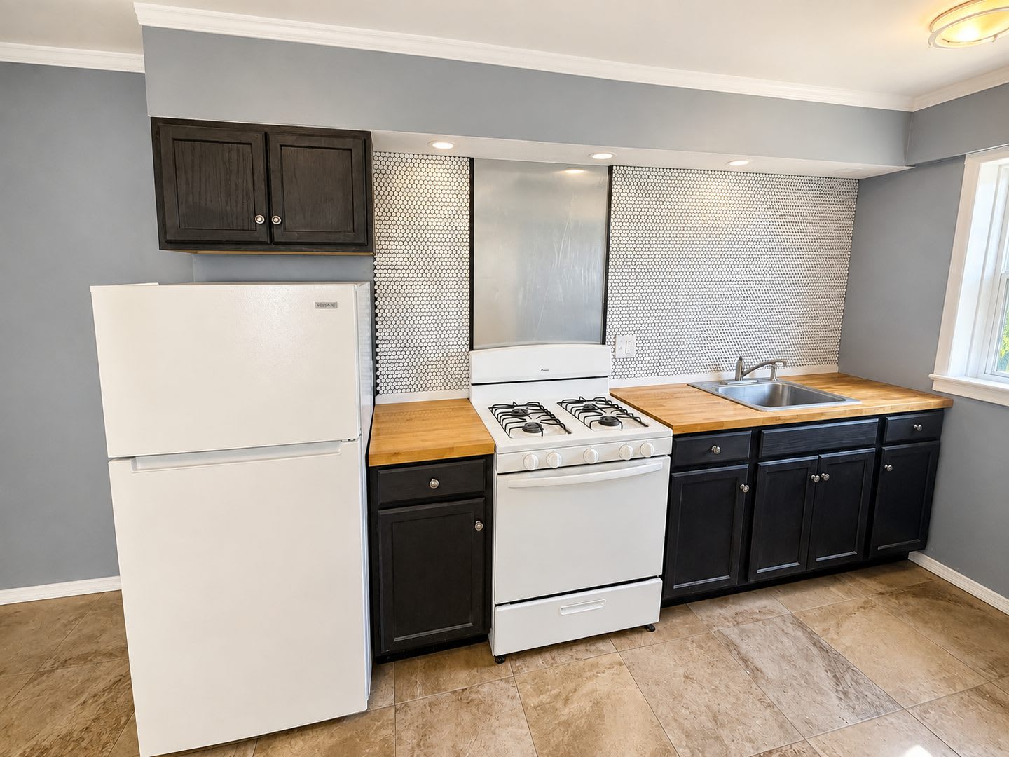 561 Northampton St Kingston, PA 18704 – photo 5