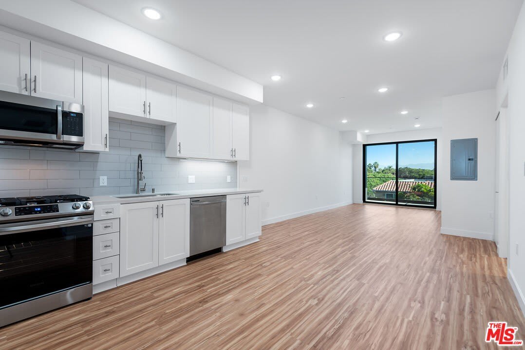 11600 National Blvd – photo 2