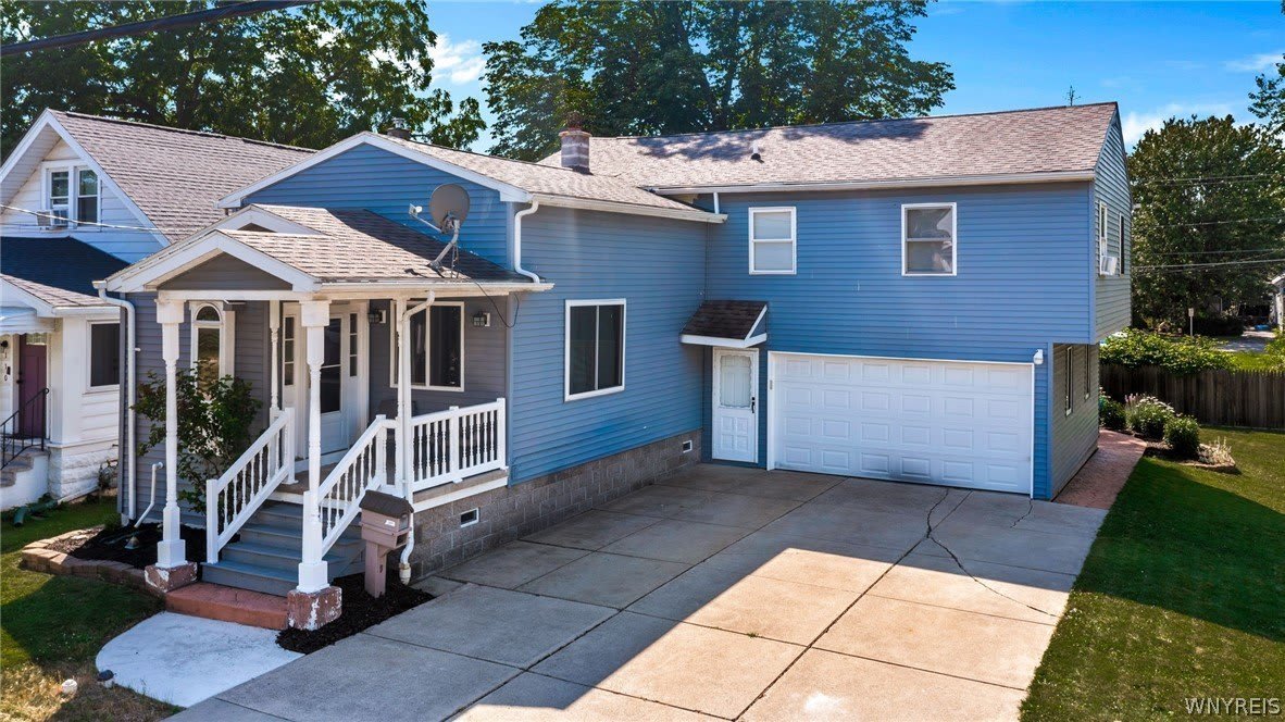114 Flohr Avenue – photo 1