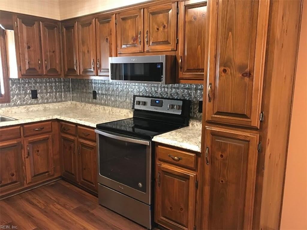 31 Valmoore Drive – photo 4