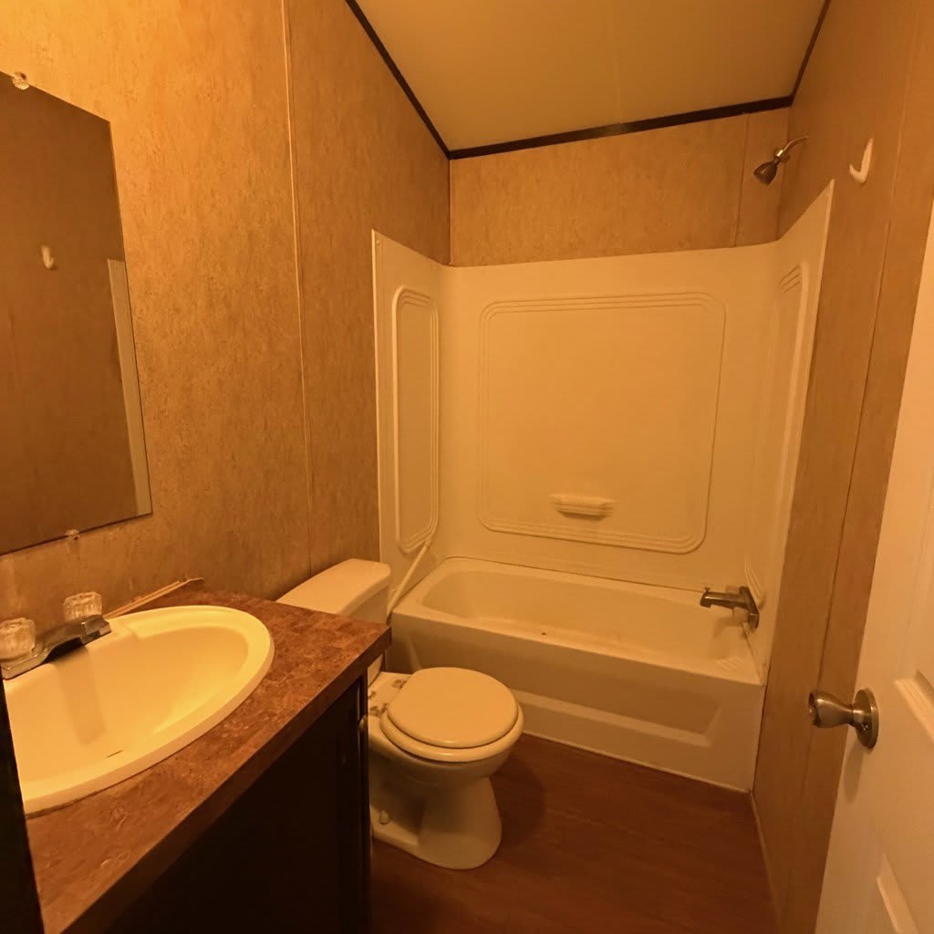 815 W 40th St – photo 3