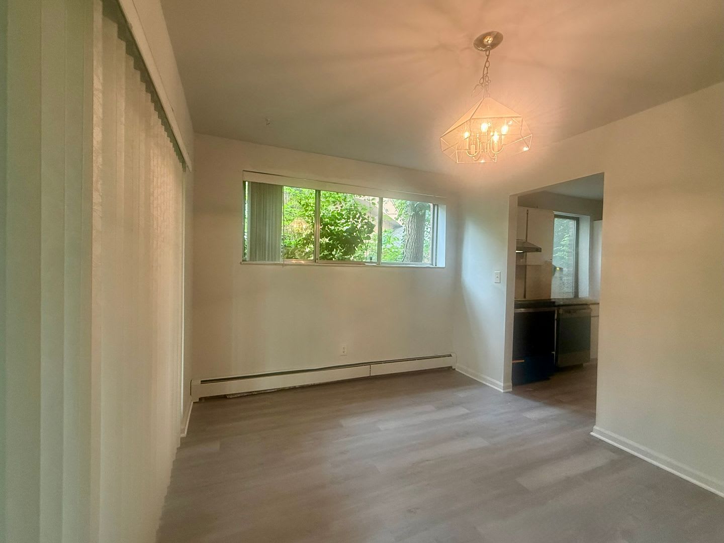 410 S Revena Boulevard – photo 4