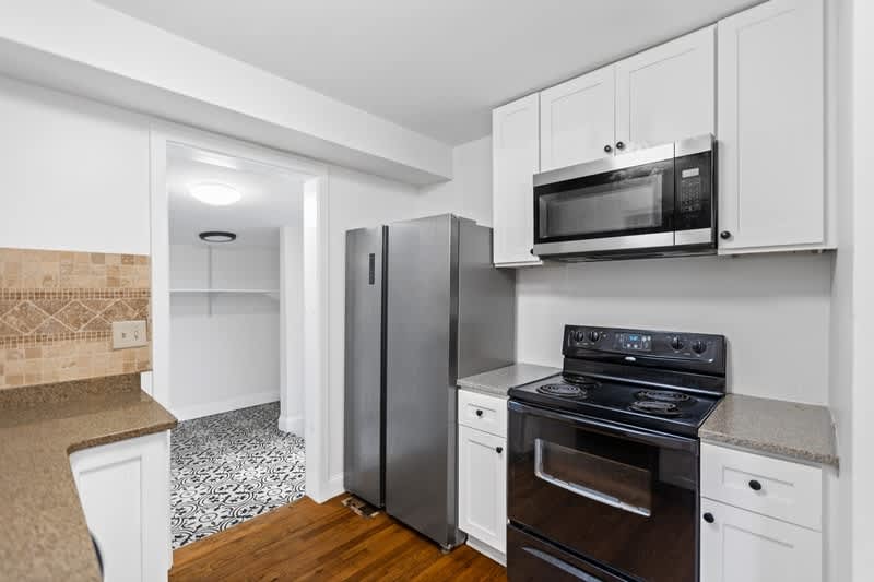 2123 Fenwood Drive – photo 2