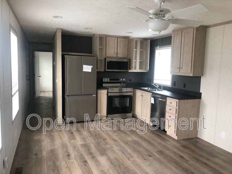 3000 Brookpark Rd – photo 3