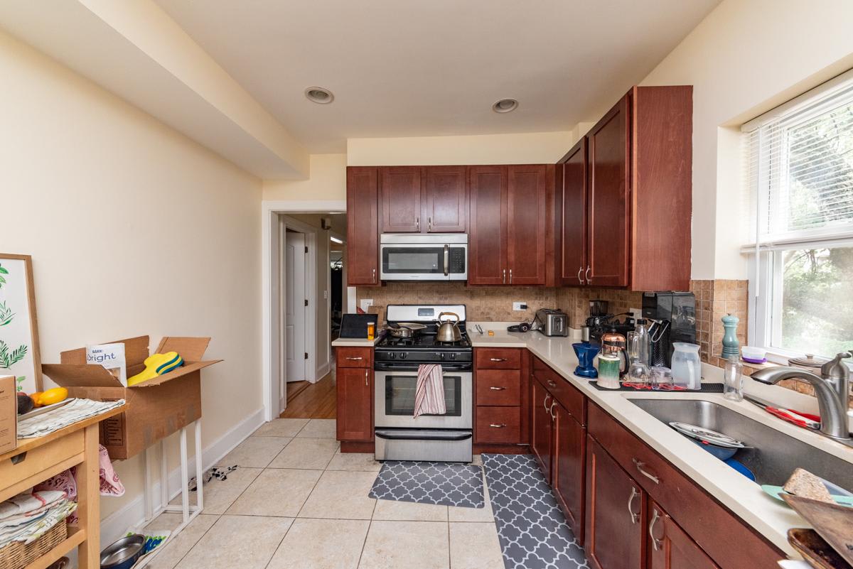 2700 N Artesian – photo 1