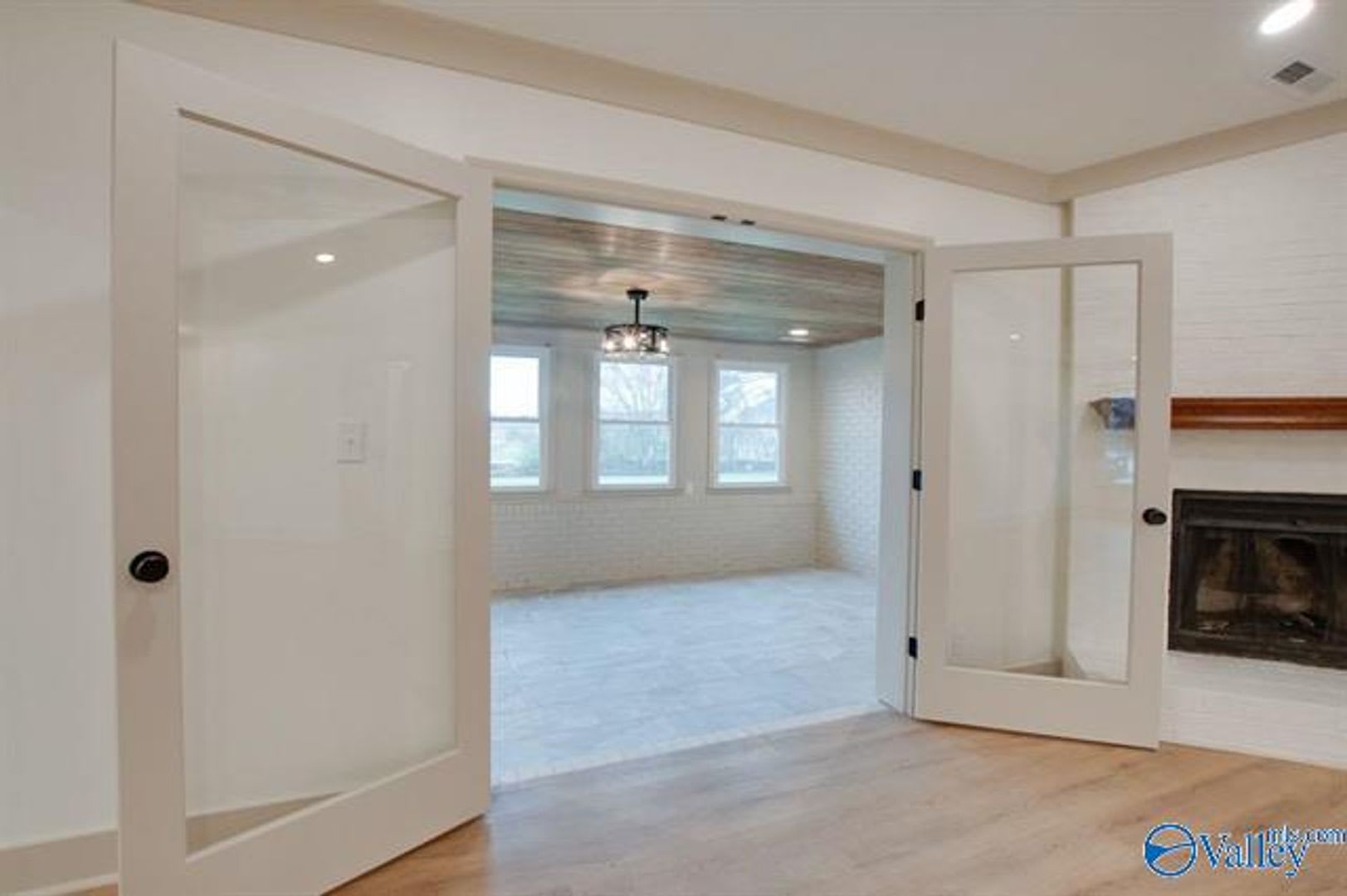 2042 Rosebury Lane – photo 4