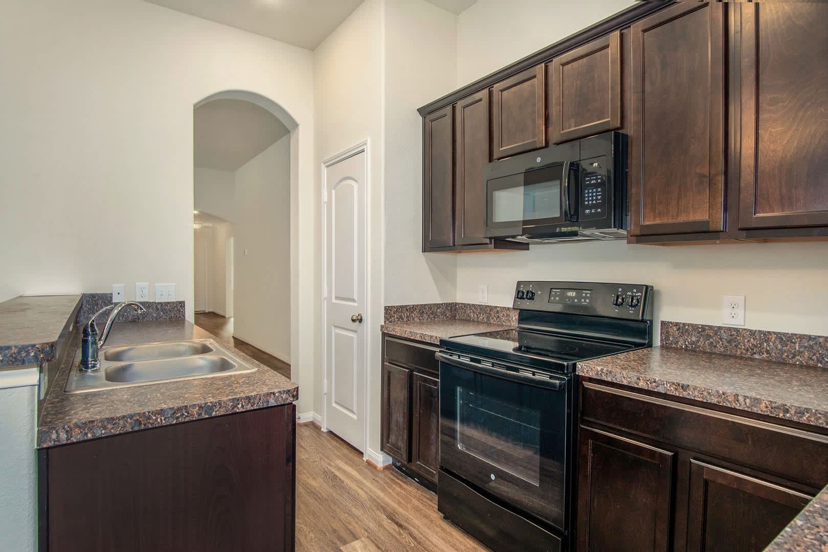 4 Bedroom/2 Bath in Lake Conroe Hills – photo 5