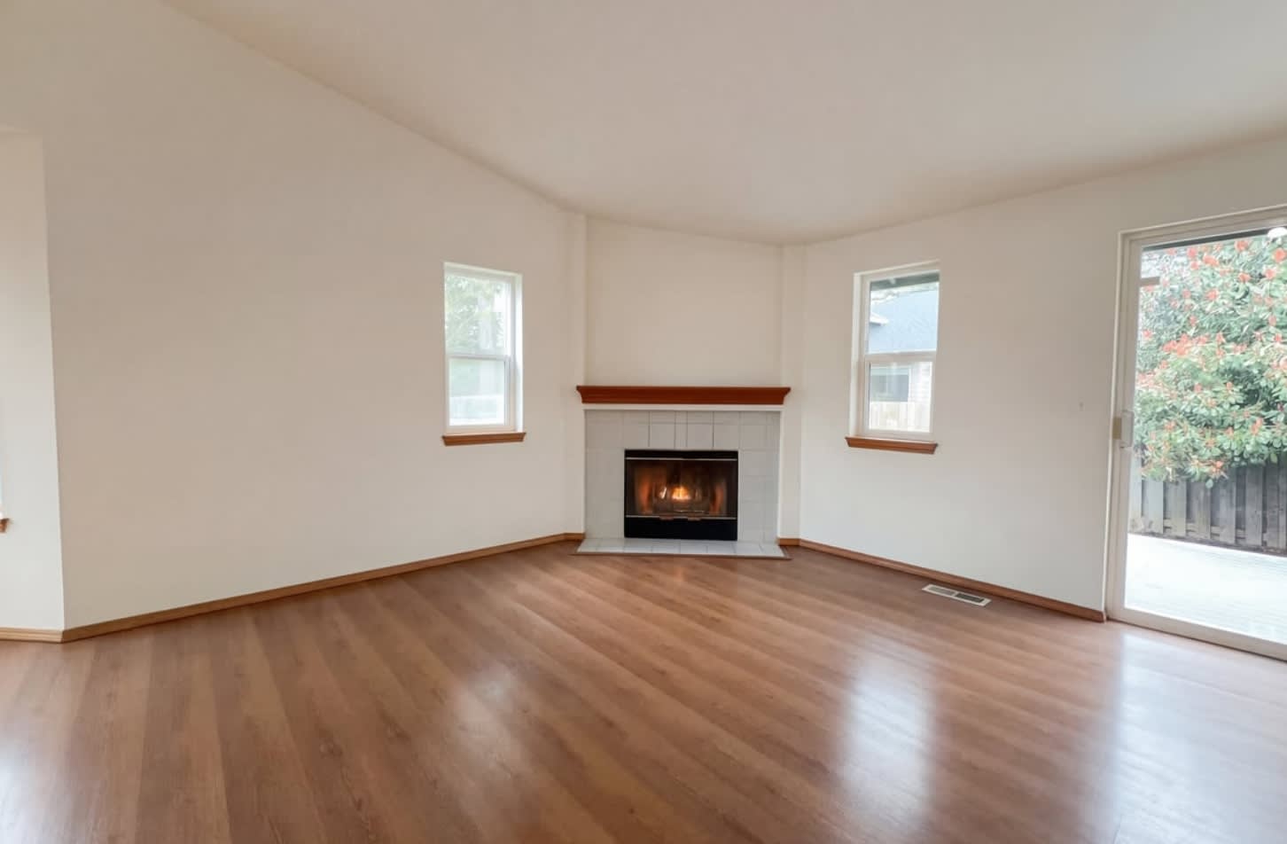 8641 NE Windstone St – photo 3