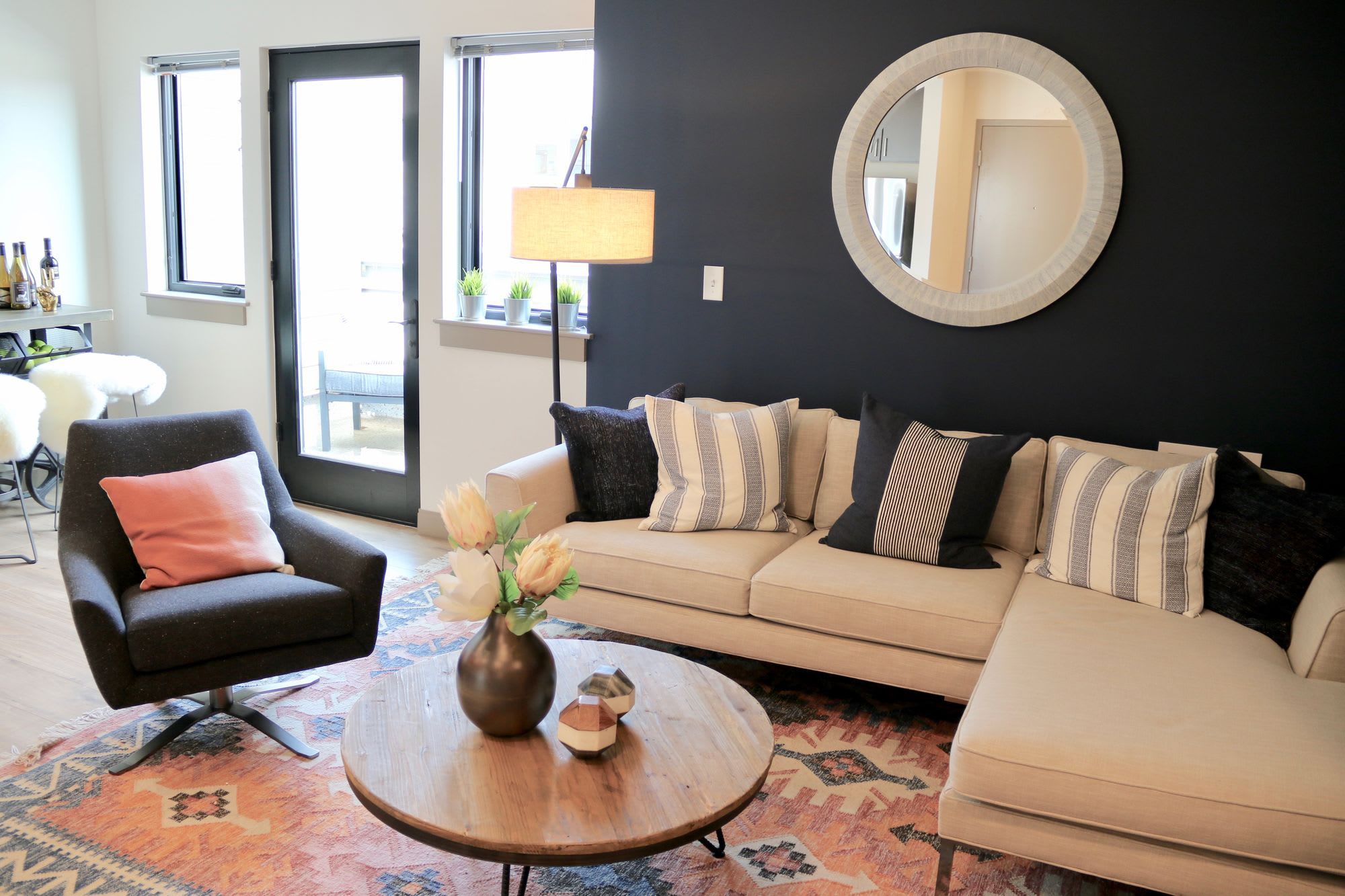 81 Arch – photo 3