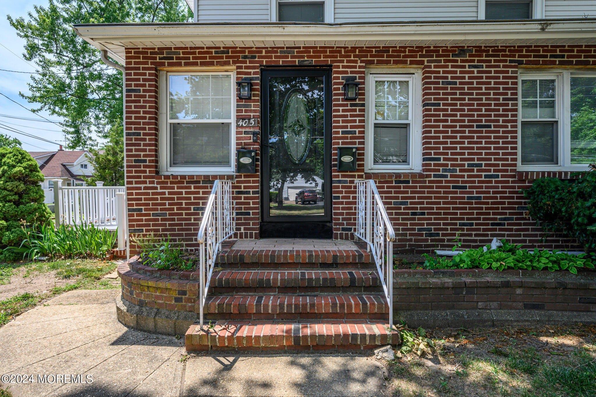 405 Main Street – photo 2