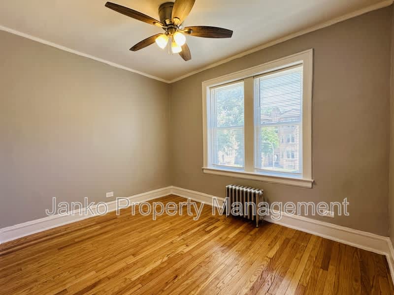 644 N Mayfield Ave – photo 5