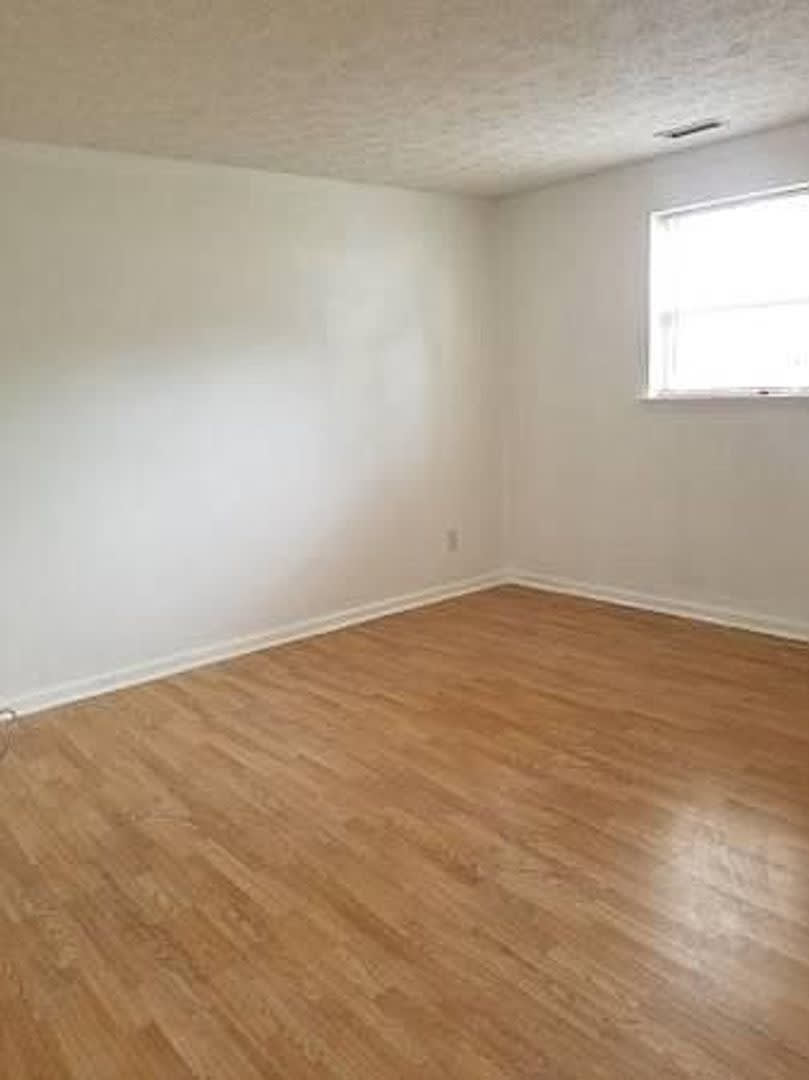 Room in 4 Bedroom Home at Reynard Ct – photo 2