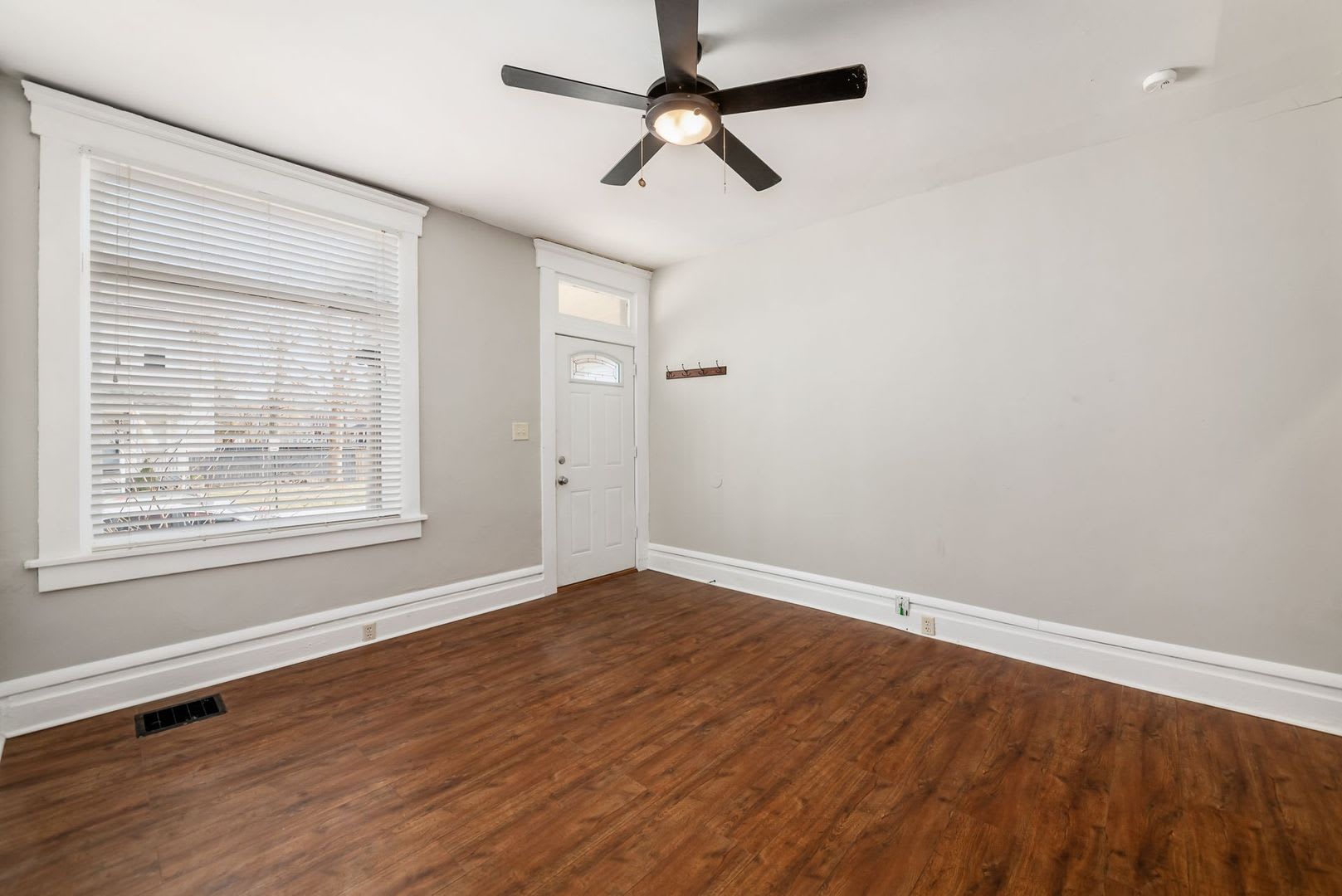Now Pre Leasing For A Mid August Move In – photo 5