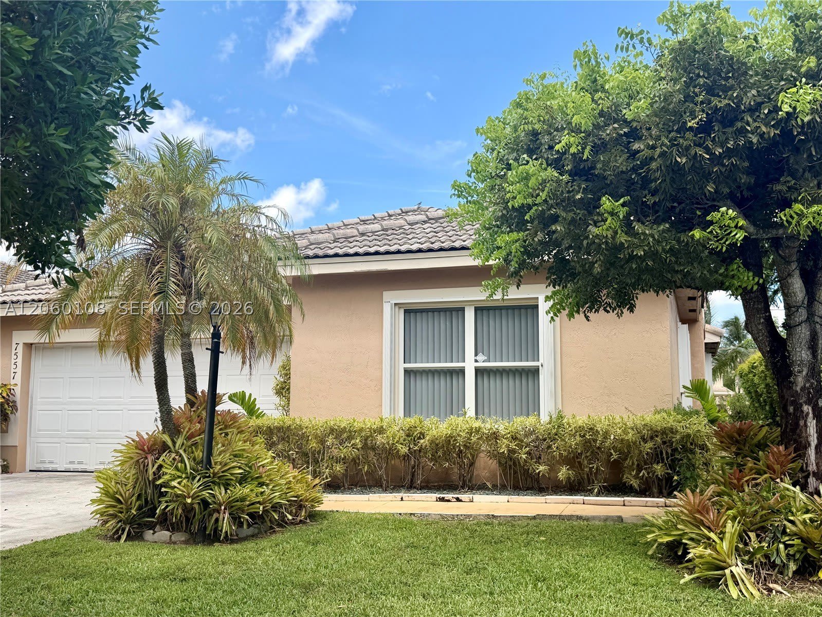 7557 SW 164th Ct – photo 1