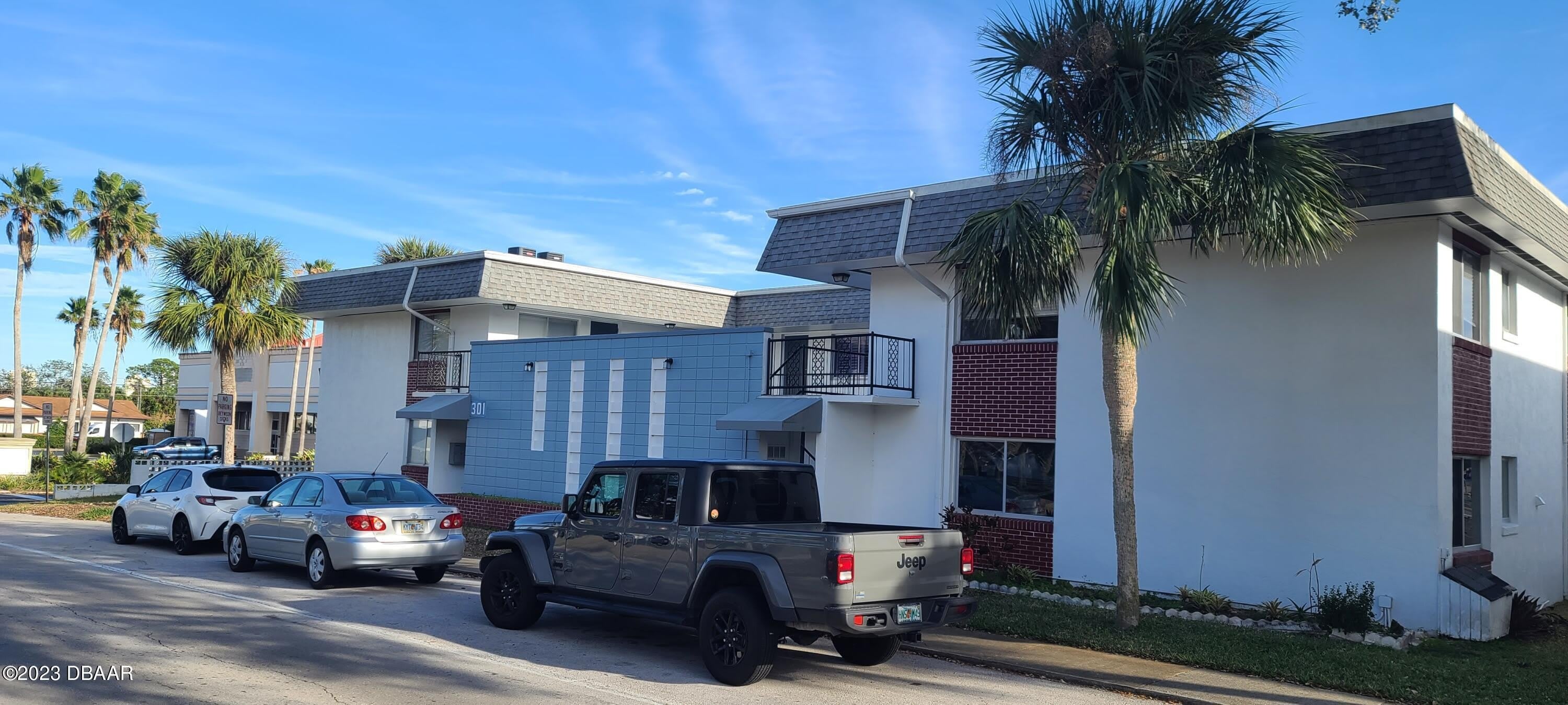 301 Ridge Boulevard – photo 1