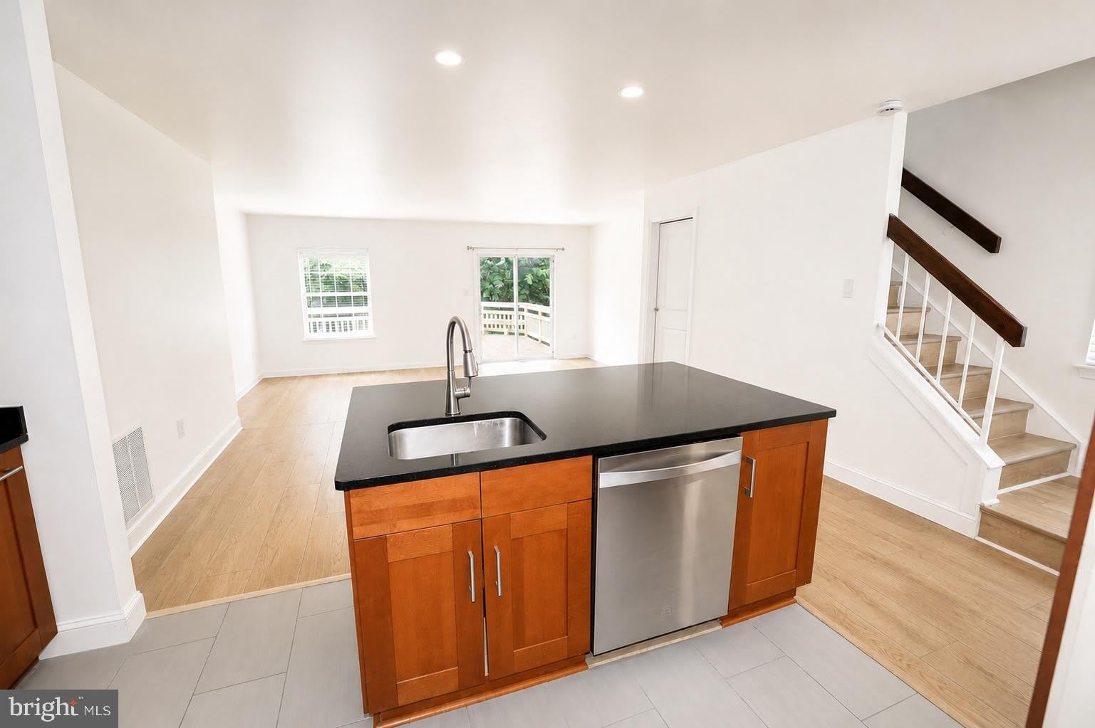 10237 GREEN HOLLY Terrace – photo 5