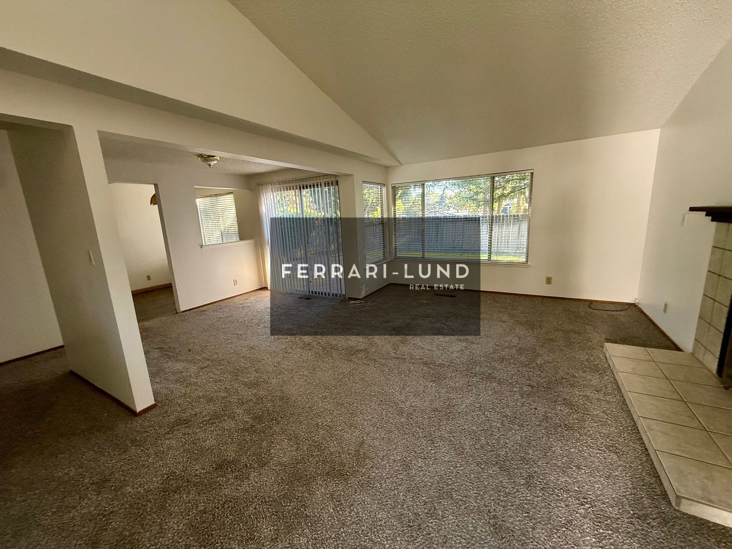 ⭐️Beautiful Northwest Reno Home – 3 Bed, 2.5 Bath with 2-Car Garage- Kay DeAlba Property!!⭐️ – photo 2
