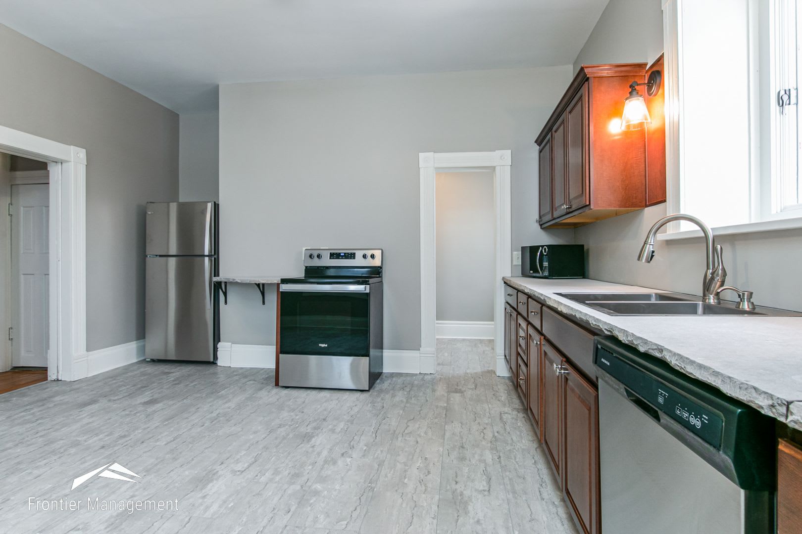 Charming 4 Bedroom Home Located Outside Of Alma Ks – photo 4