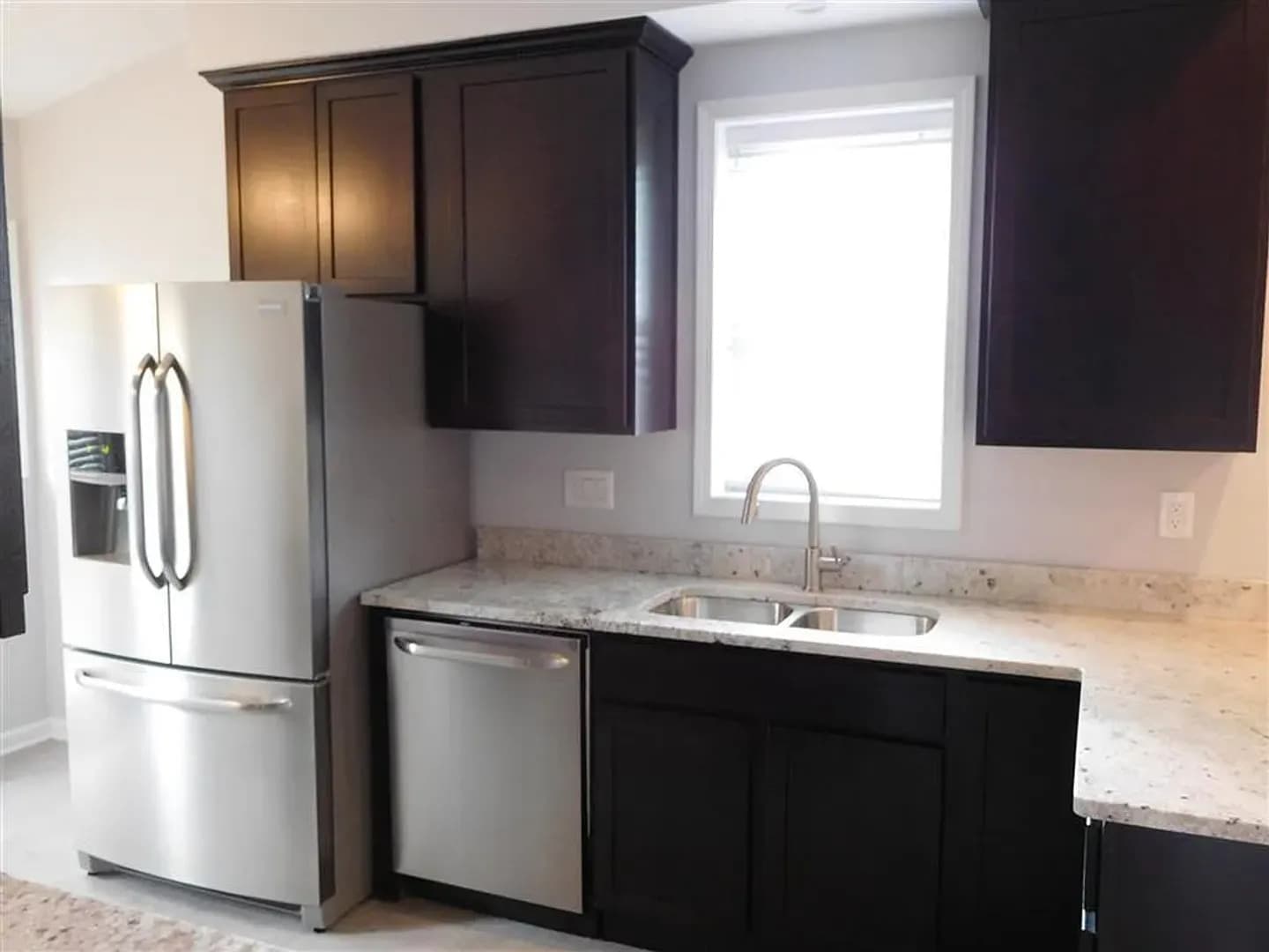 412 E. 9th St. – photo 3