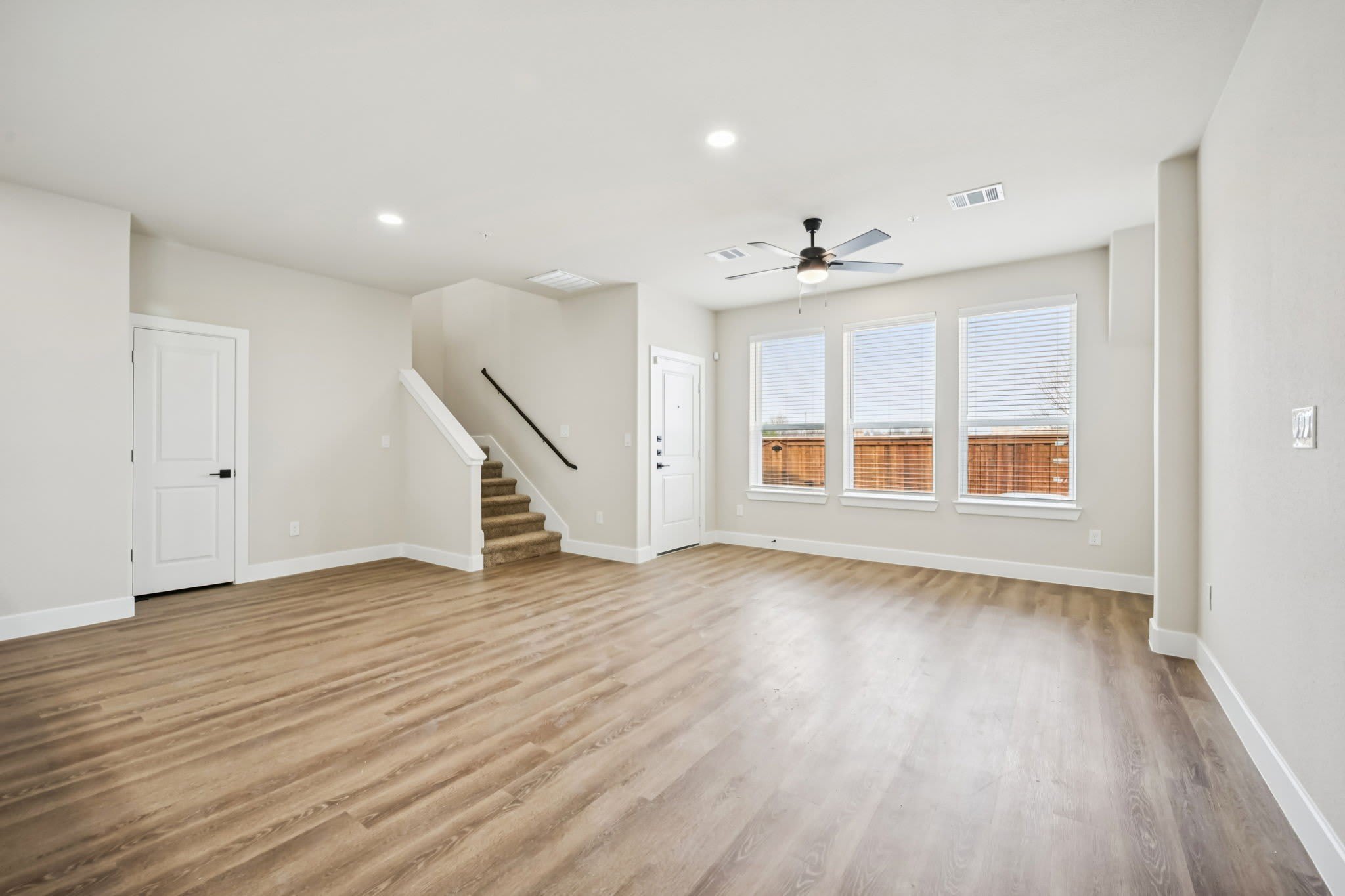 3438 Taas Drive – photo 2