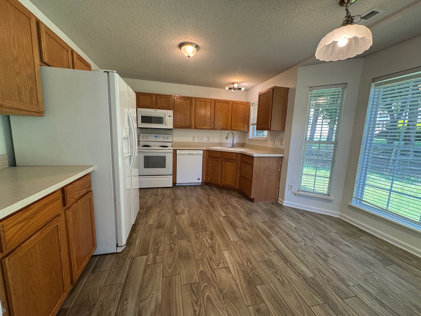 MOVE-IN READY! – photo 5