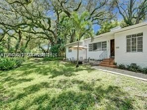 400 NE 86th St – photo 2