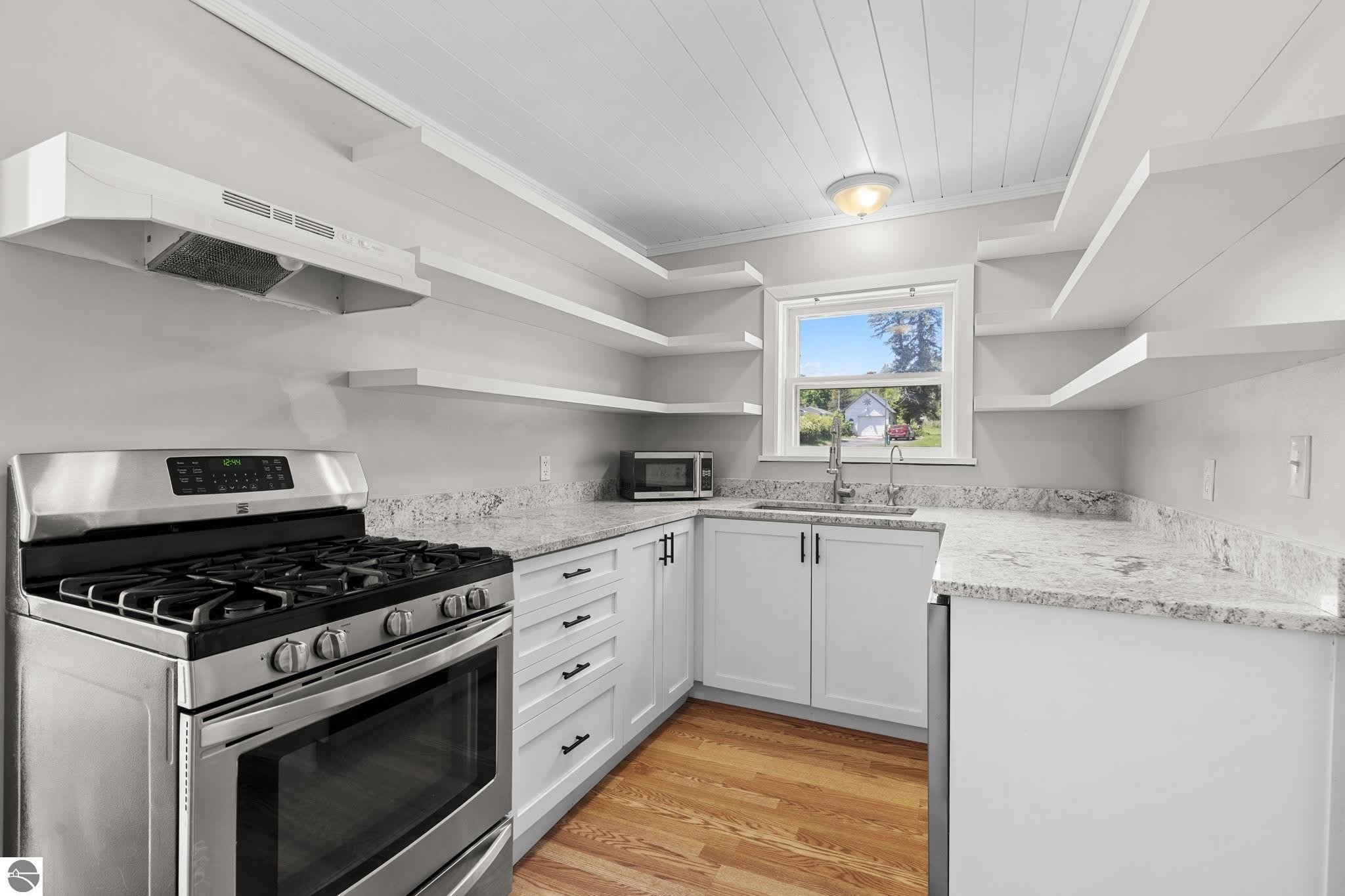 8116 Ballard Street – photo 5