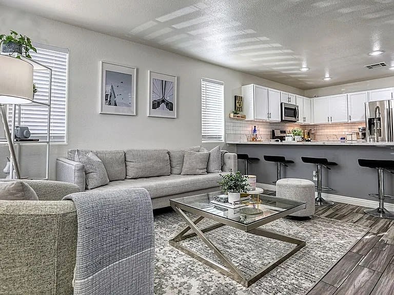 6080 Saint Petersburg Drive – photo 5