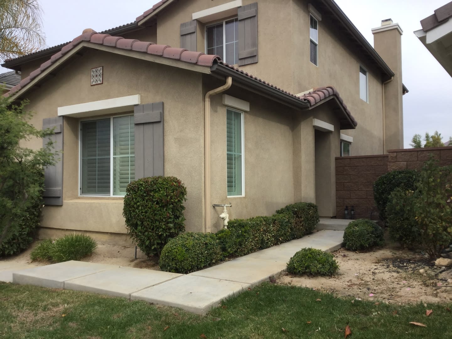 3 Bedroom 2 Bathroom Home in Corona – photo 3