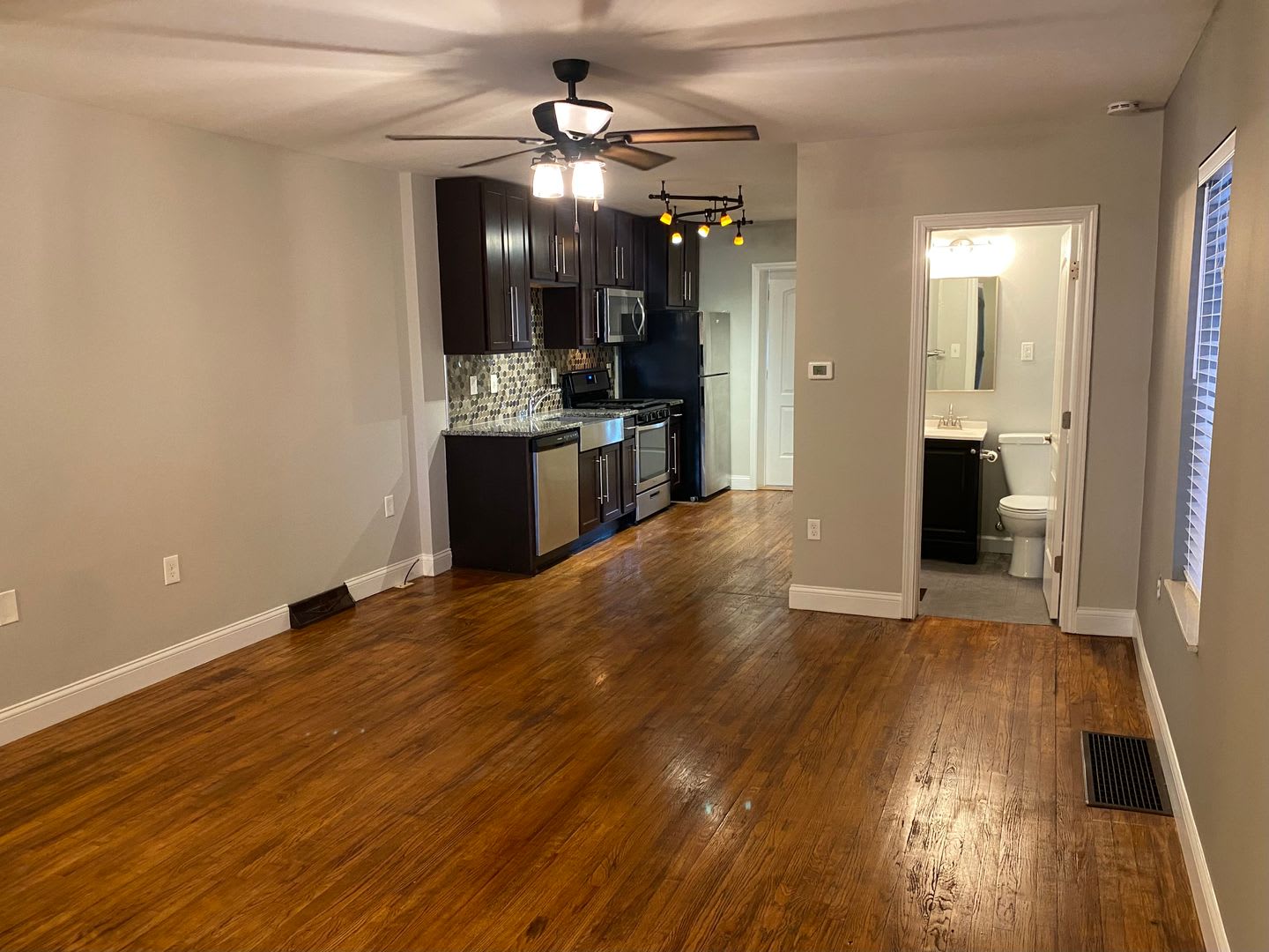Renovated Home in the Grove for Rent! – photo 5