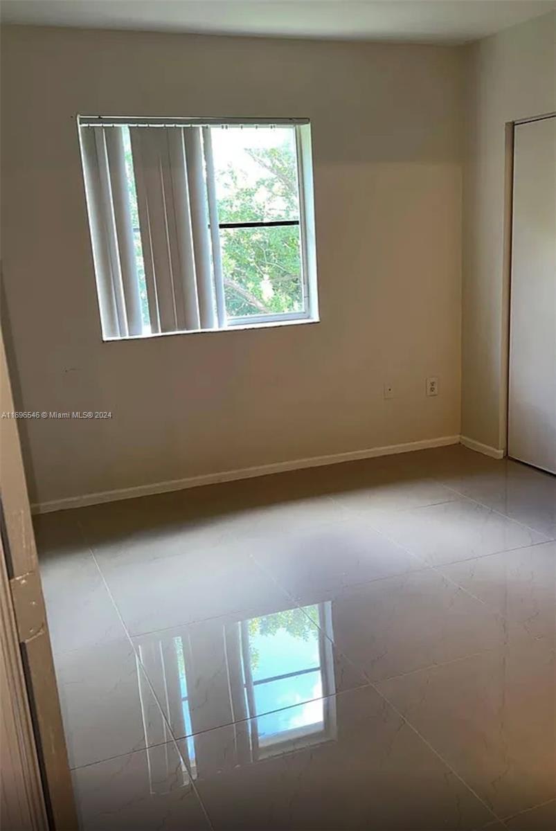 17331 Nw 7Th Ave – photo 3