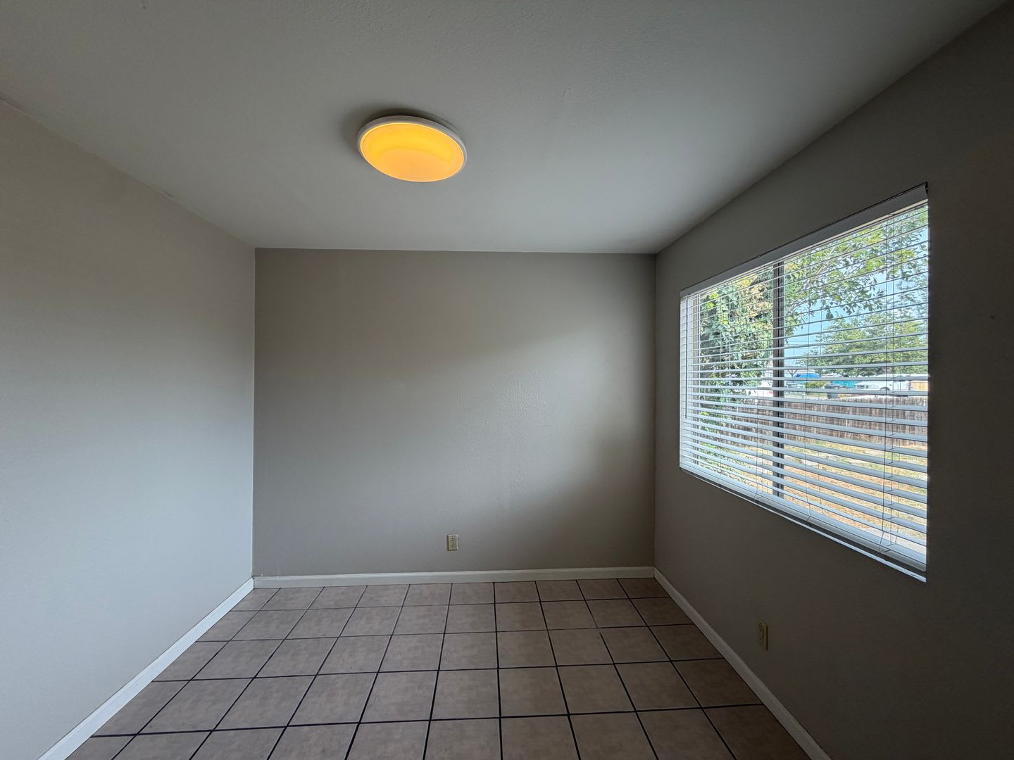Charming home in 93308! – photo 5