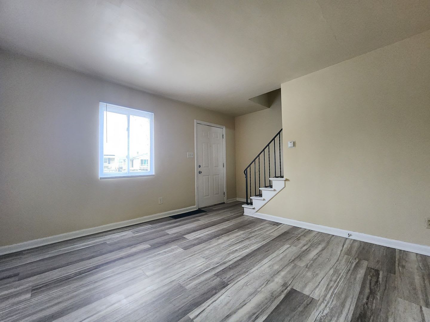 964 South Harris Ave – photo 5