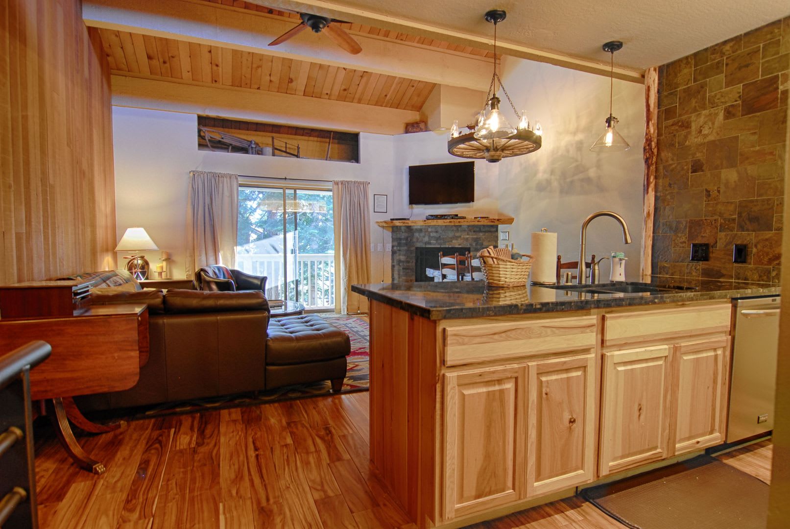 SKI LEASE: Kings Beach; Updated, Well Appointed Townhome – photo 5