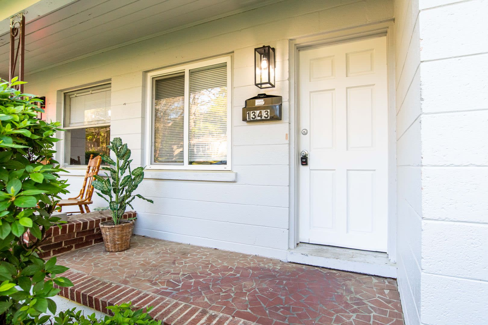 2 Bedroom / 1 Full Bath – photo 3