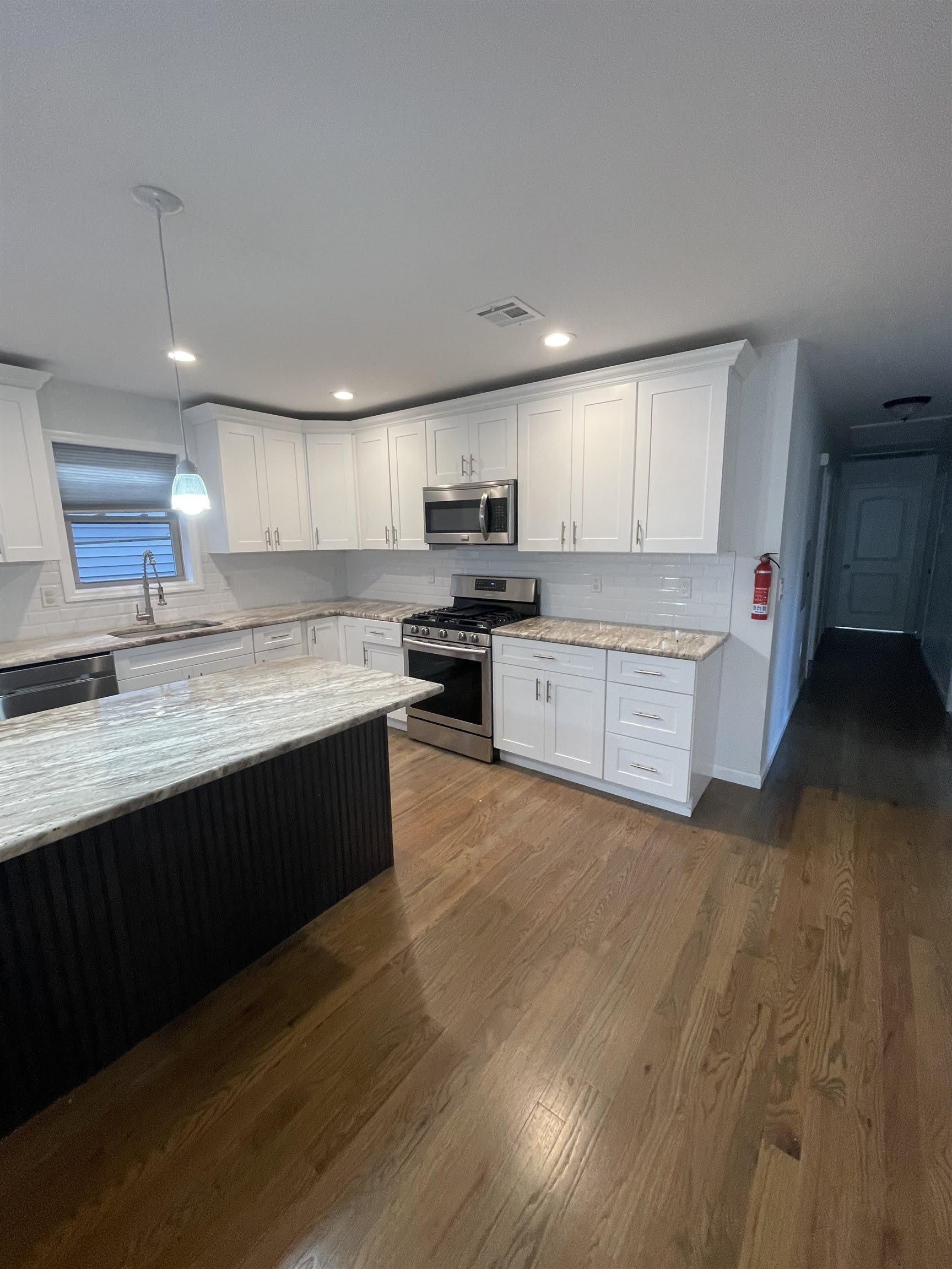 7611 NEWKIRK AVE – photo 4