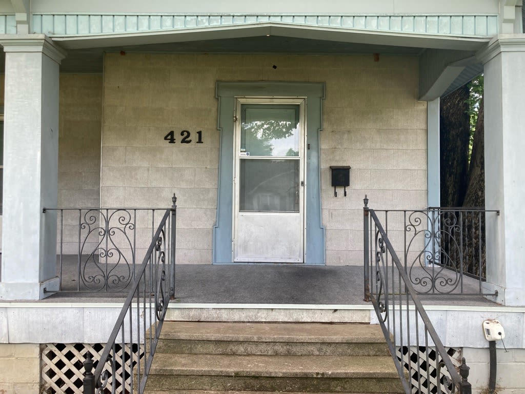 421 Rutherford St – photo 4