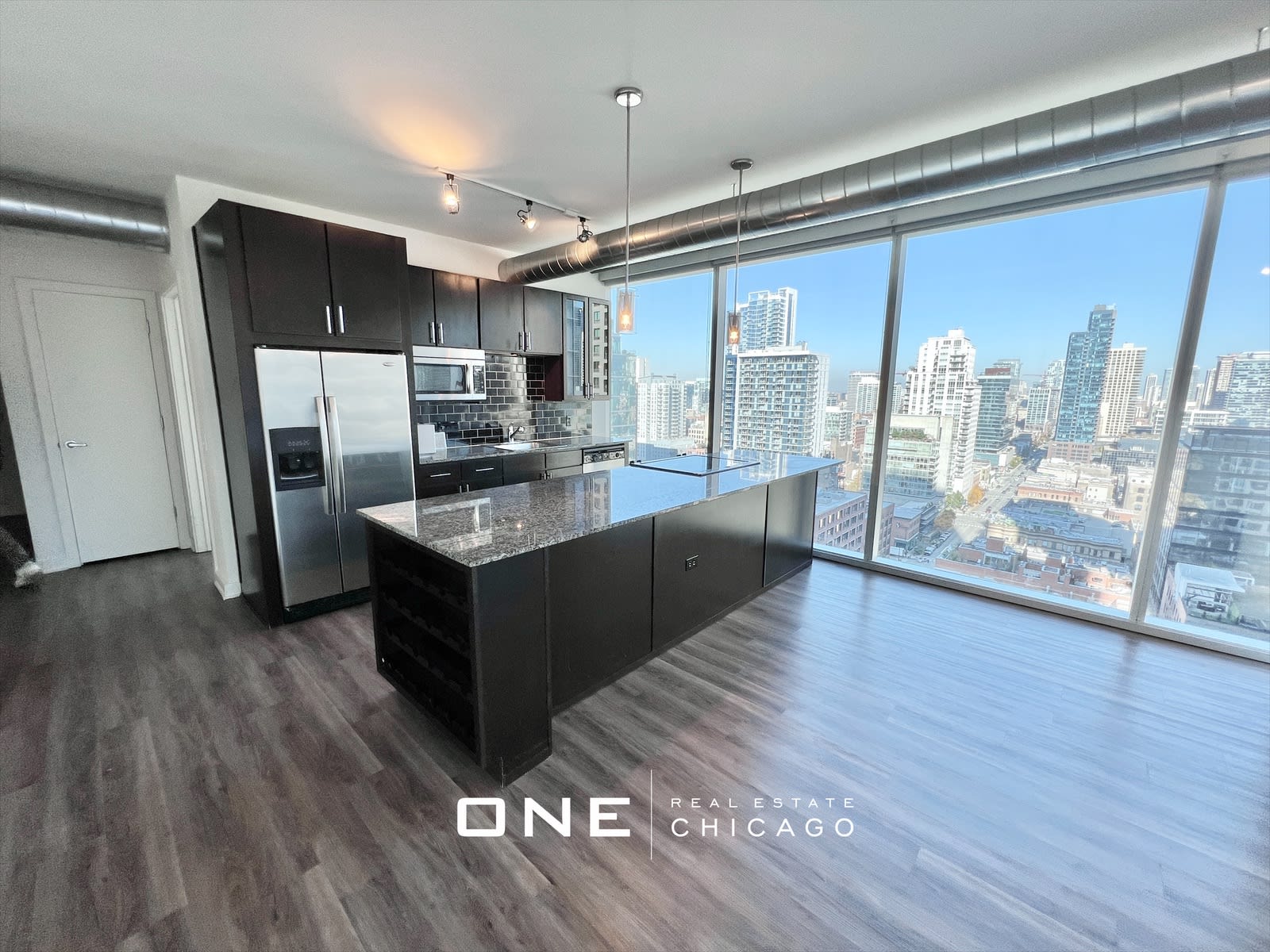 150 W Kinzie St – photo 1