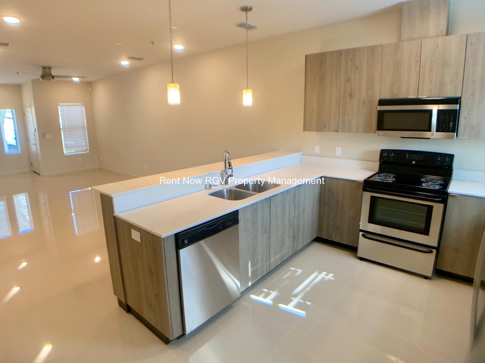 414 Newport Ave – photo 4